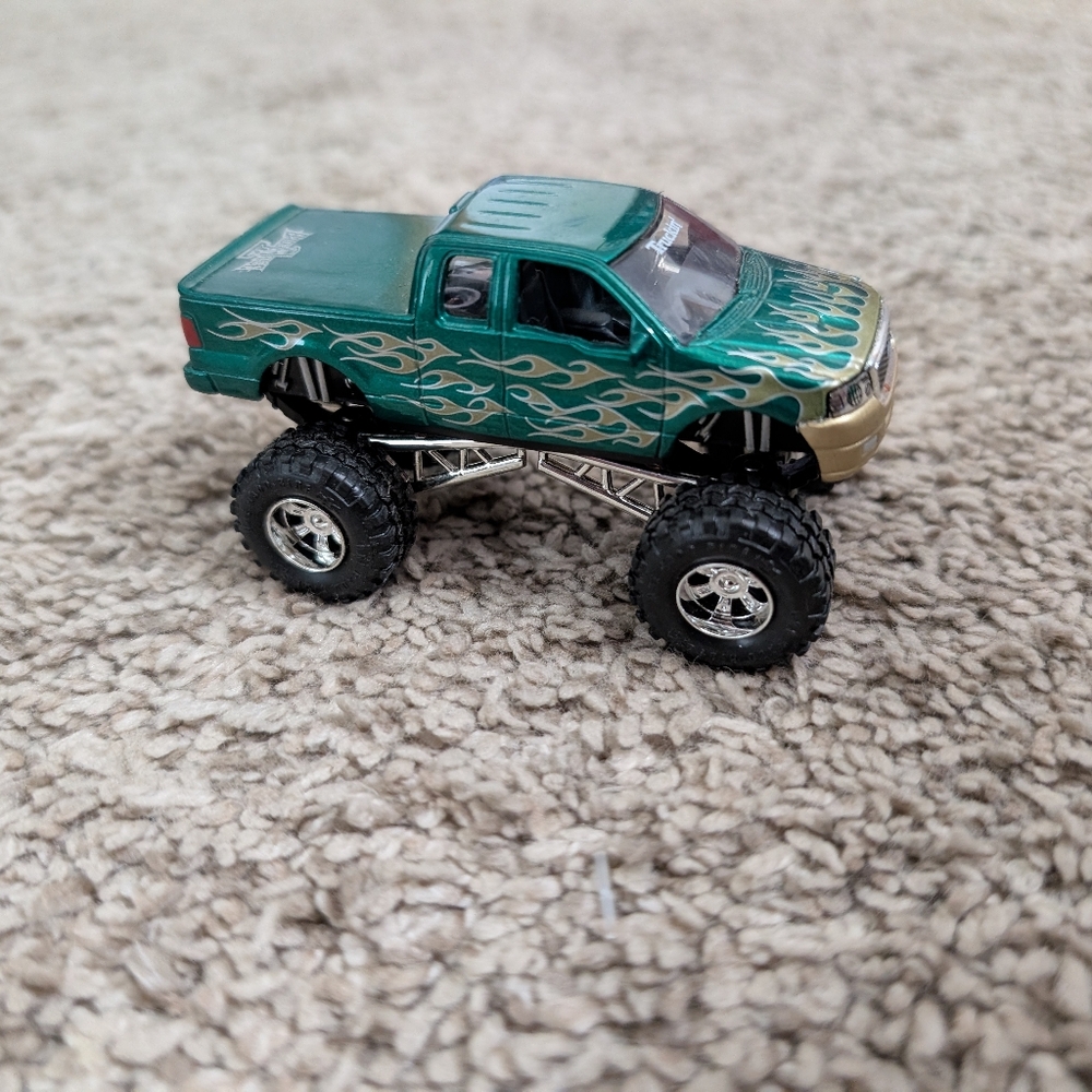 1 Badd Ride Truckin Ford F-150 4x4 Heavy Duty Green Tan Flames